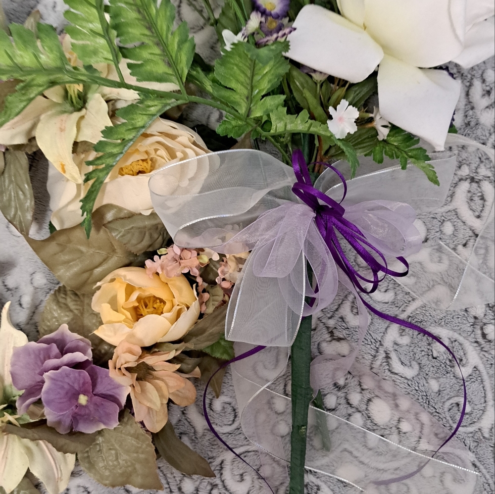 Flowers/Silk - Picture 2 of 3